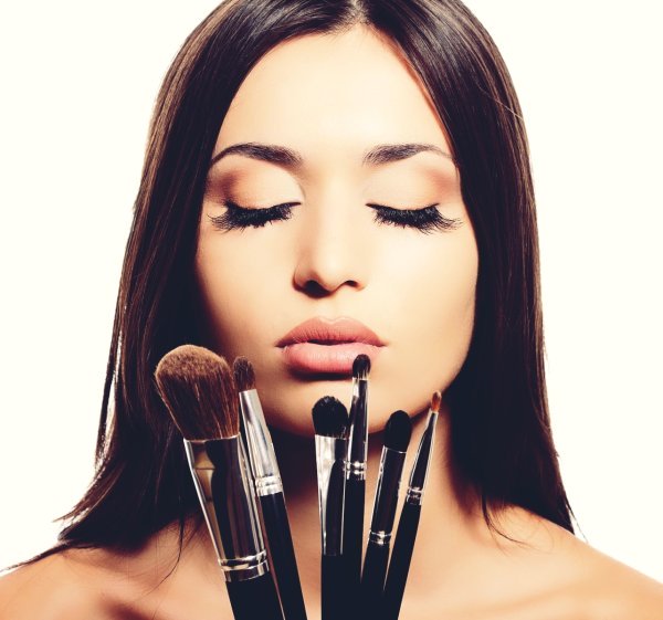 how-to-clean-make-up-brushes-at-home1